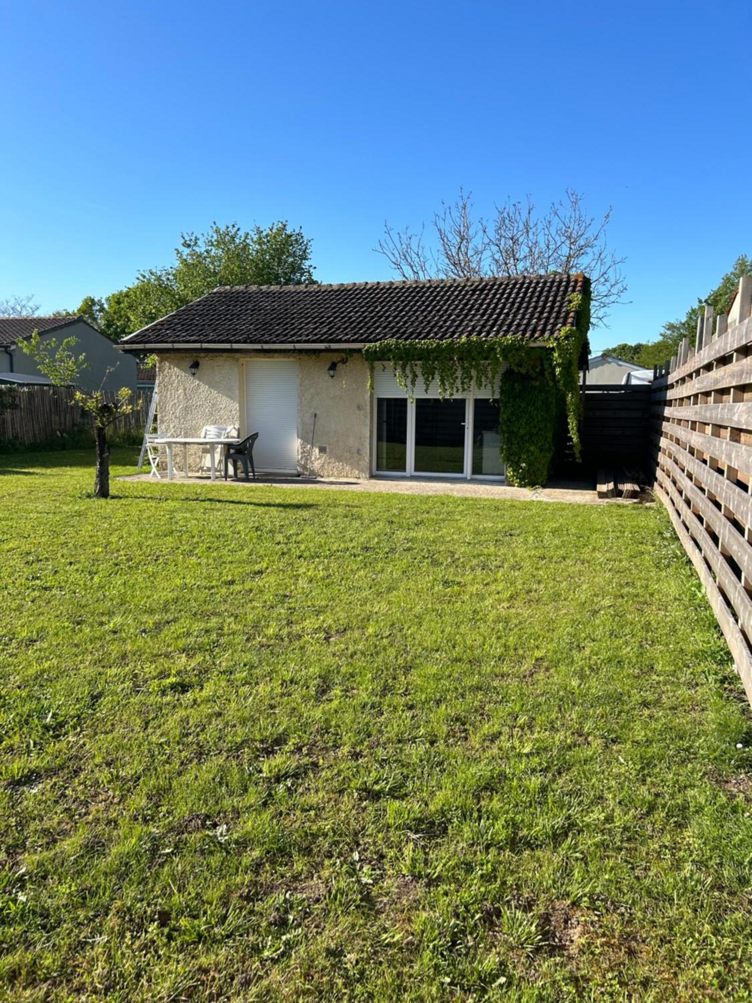 Apartmán Maison Avec Acces Au Lac Izon Exteriér fotografie